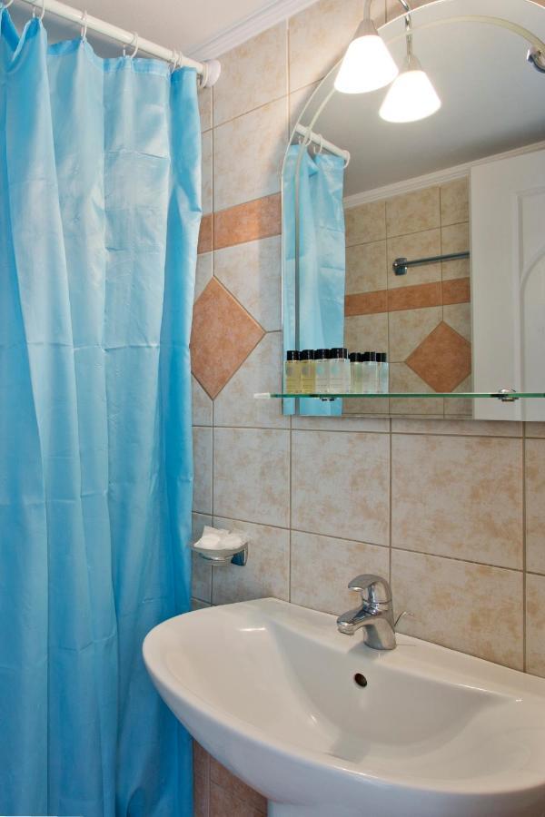 Santorini Med Homes - Sunday Apartment เมซาเรีย ภายนอก รูปภาพ