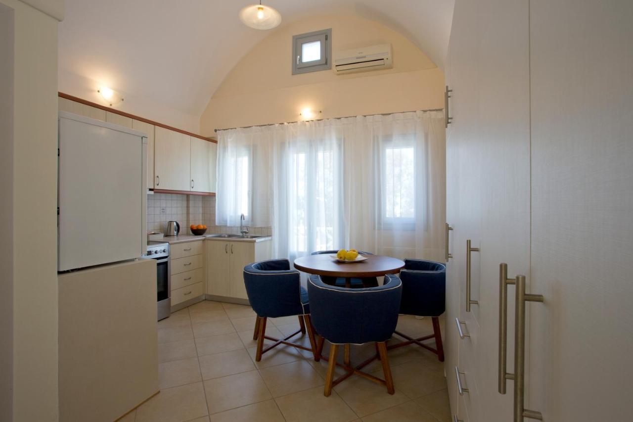 Santorini Med Homes - Sunday Apartment เมซาเรีย ภายนอก รูปภาพ