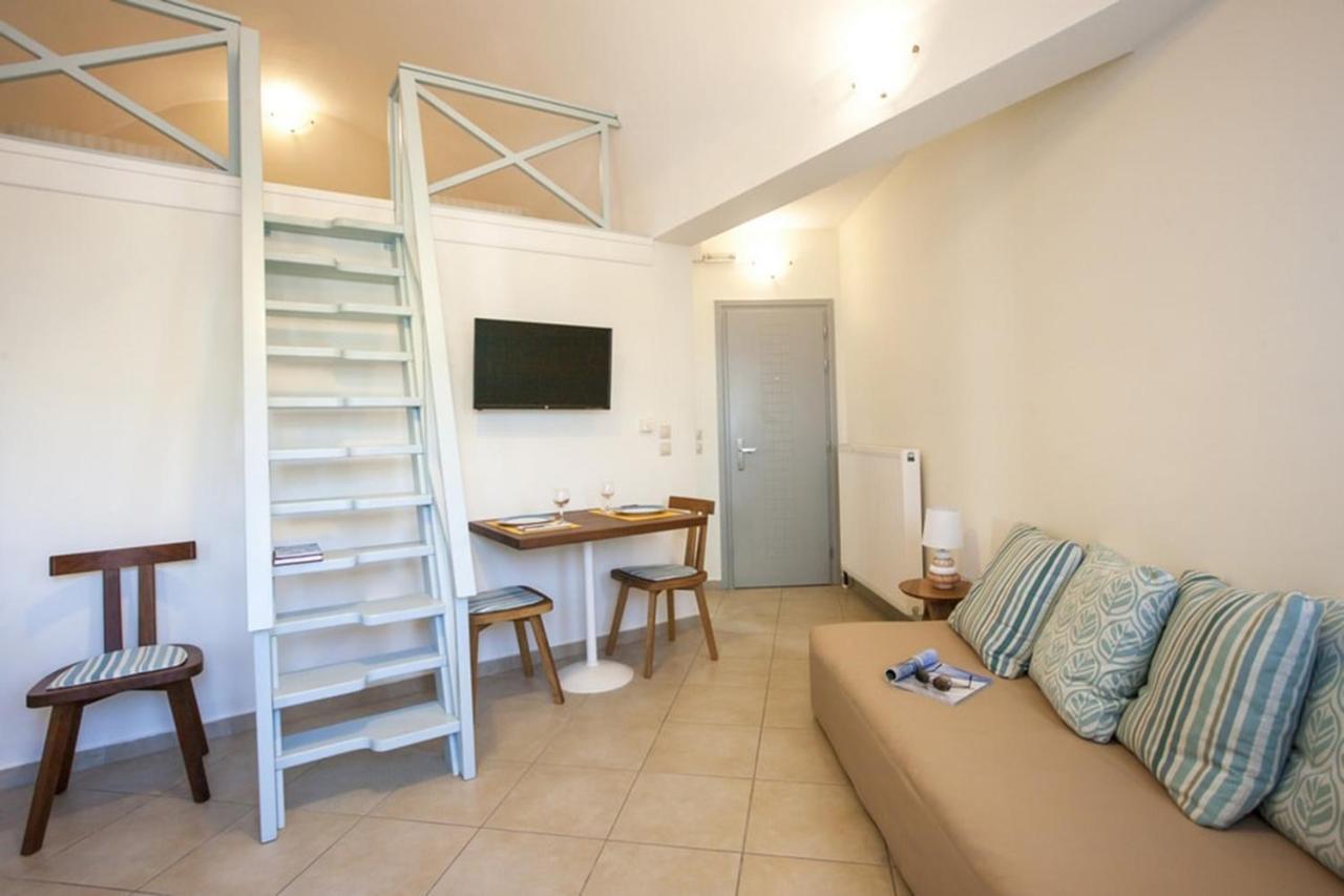 Santorini Med Homes - Sunday Apartment เมซาเรีย ภายนอก รูปภาพ