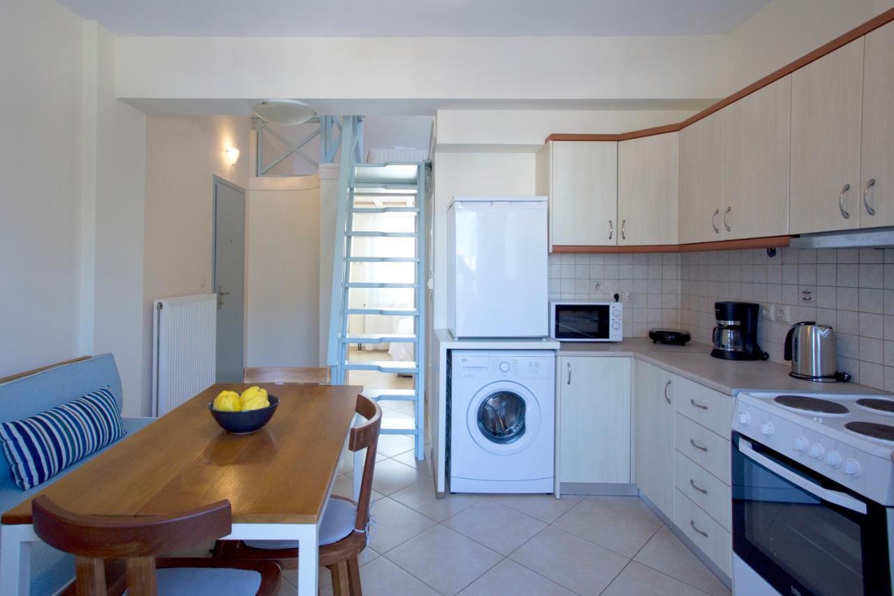 Santorini Med Homes - Sunday Apartment เมซาเรีย ภายนอก รูปภาพ